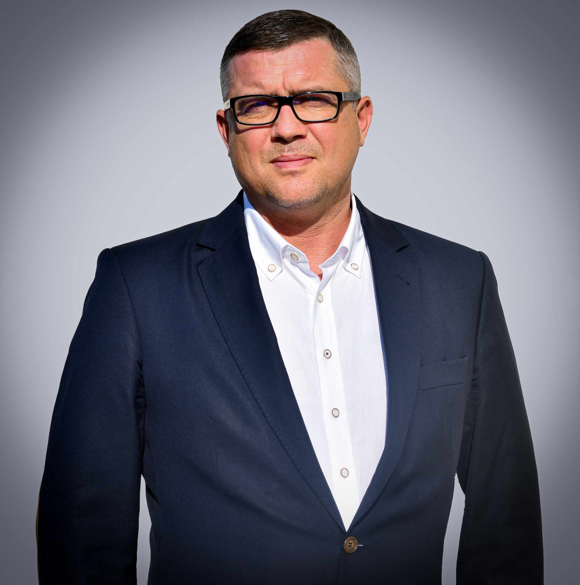 Aš Darius Sadeckas brokeriu dirbu jau daugiau nei 22 metus. Su NT ir Statyba