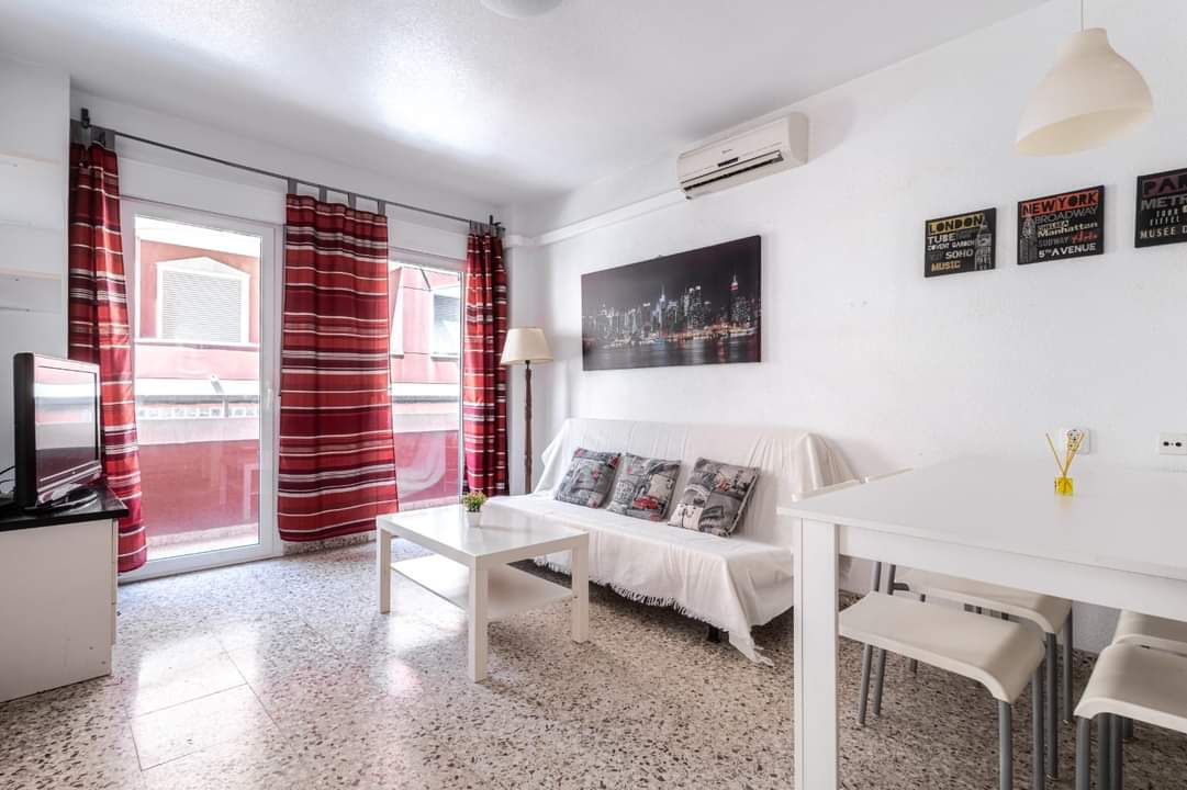 Parduodamas 3- miegamųjų butas su terasa, Torrevieja