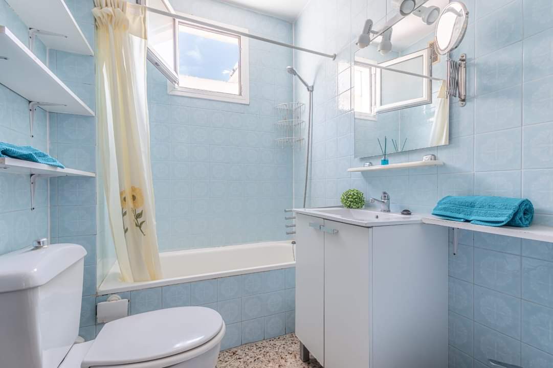 Parduodamas 3- miegamųjų butas su terasa, Torrevieja