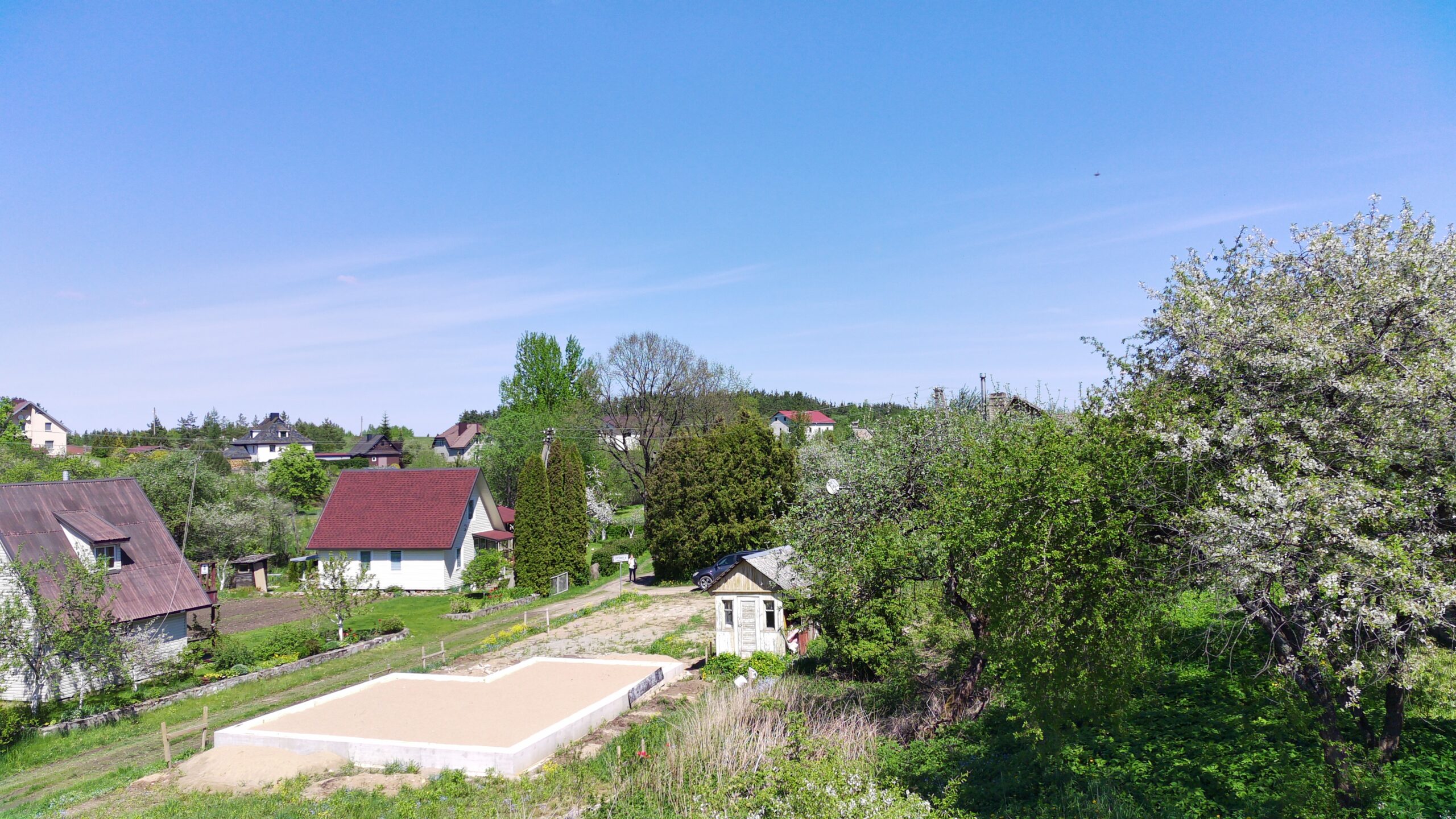 Sklypas Trakuose su pamatais ir elektra