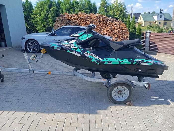Vandens motociklas Spark