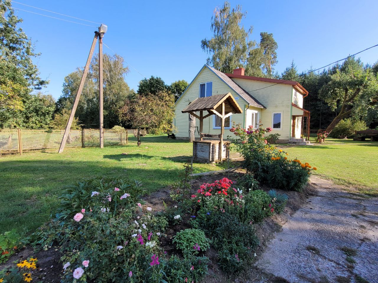 Parduodama rąstinė sodyba