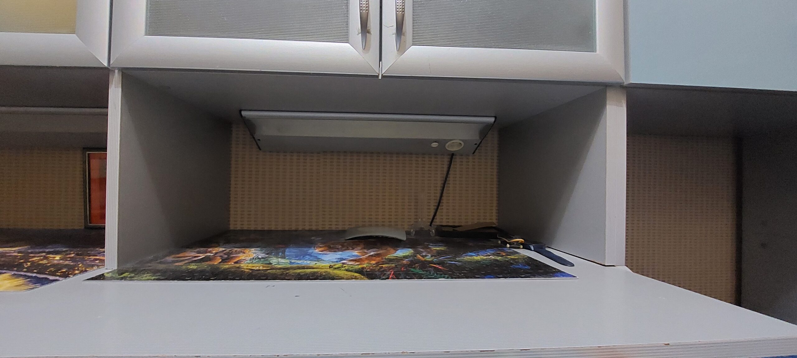 Vaikiškas lovų – sekcijos – spintos – stalai komplektas