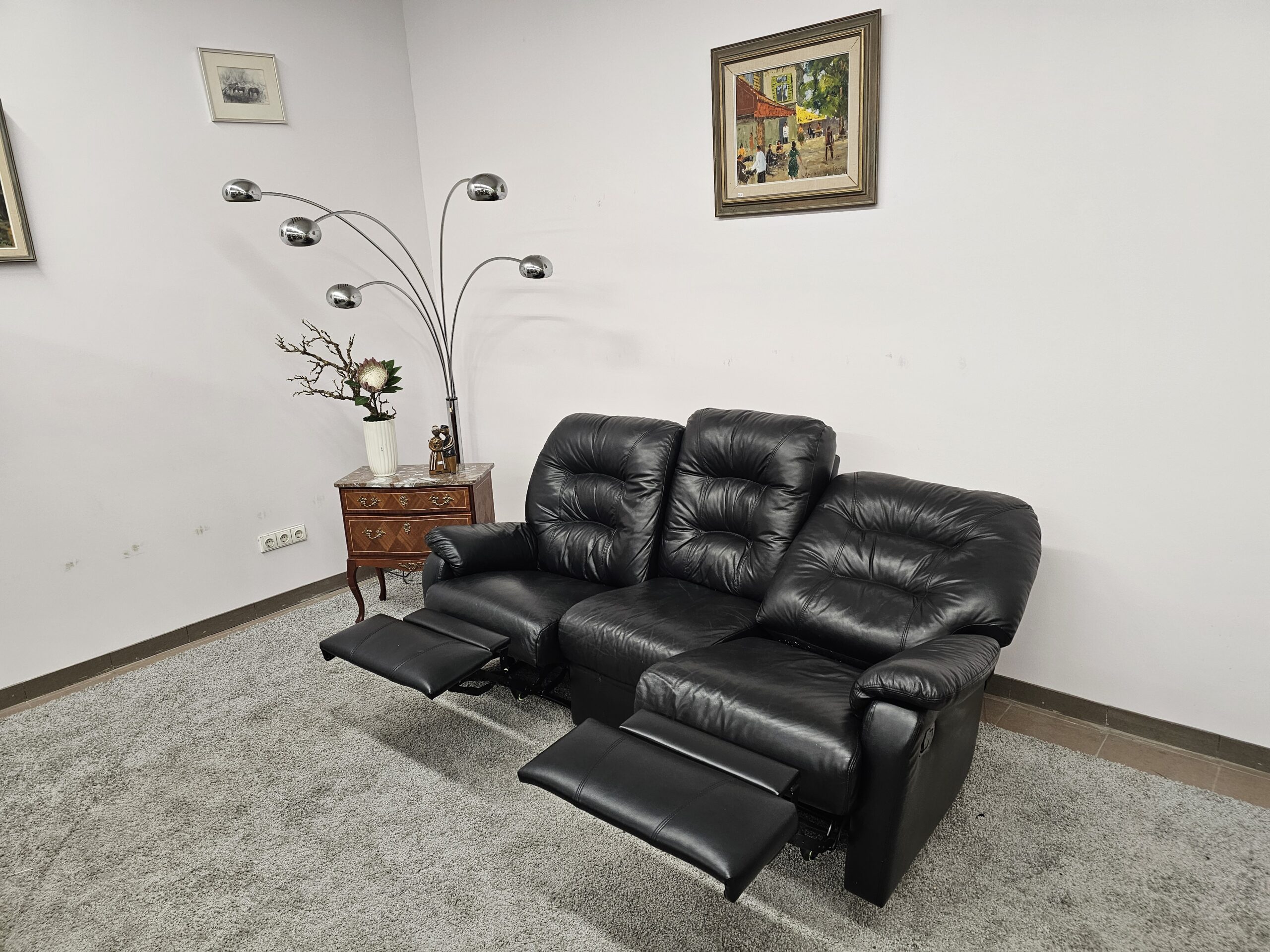 Natūralios odos sofa su relax funkcija