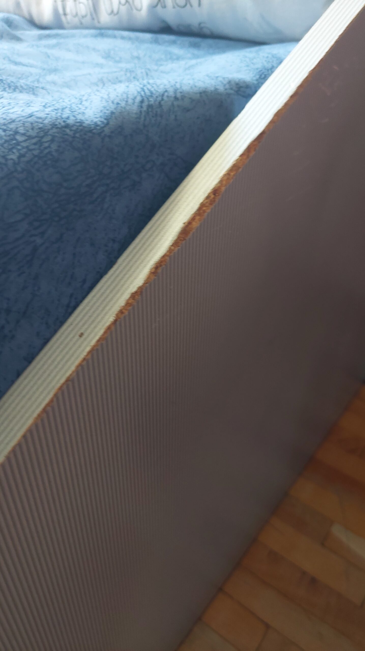 Vaikiškas lovų – sekcijos – spintos – stalai komplektas