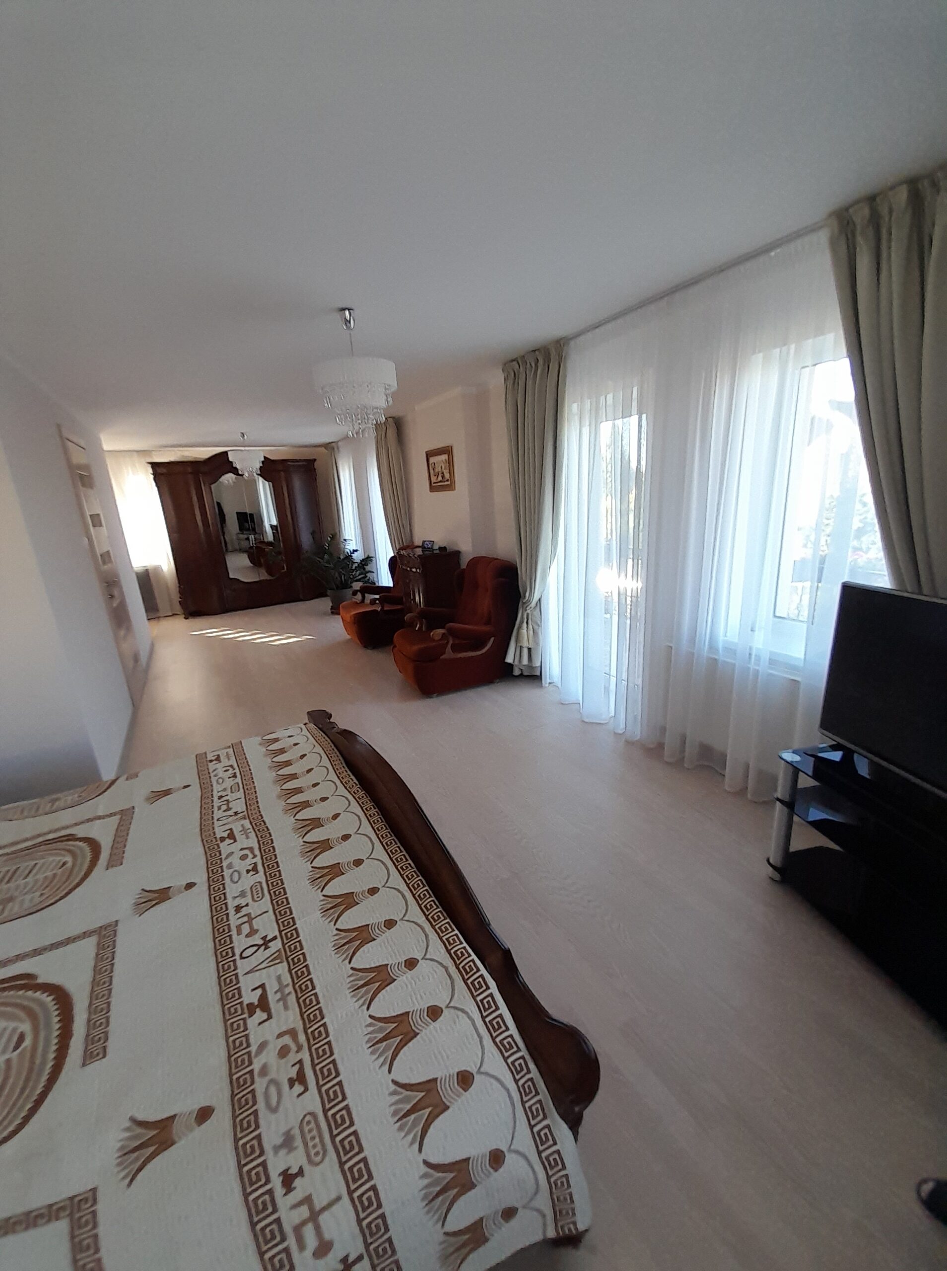 Slengių gyvenvietėje parduodamas 2 aukštų namas. Bendras plotas 170 kv.