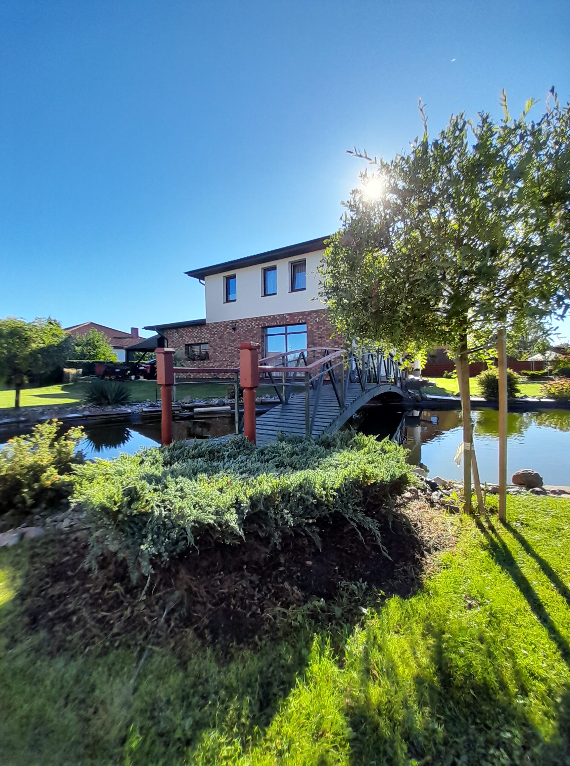 Slengių gyvenvietėje parduodamas 2 aukštų namas. Bendras plotas 170 kv.