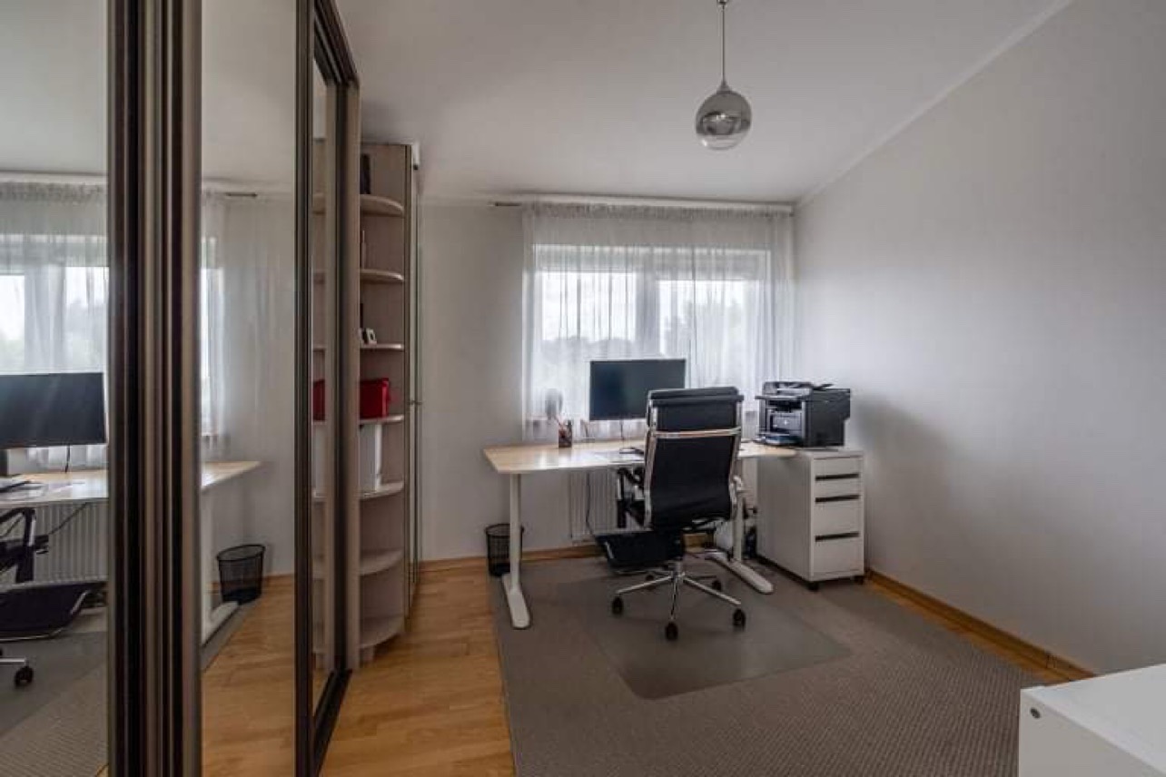 Slengių gyvenvietėje parduodamas 240 kv.m. Dviejų aukštų namas. Gražus ir saugus rajonas šalia Klaipėdos