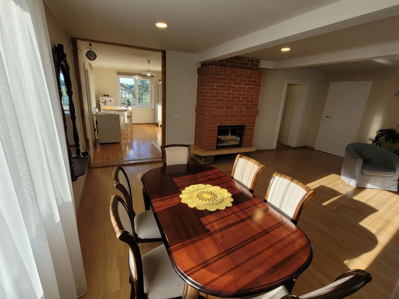 Parduodama rąstinė sodyba