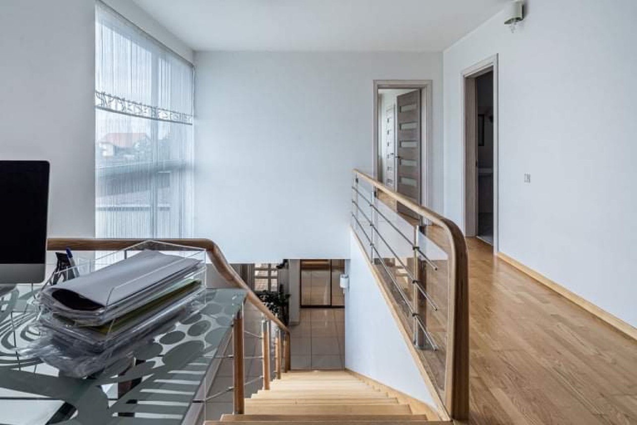 Slengių gyvenvietėje parduodamas 240 kv.m. Dviejų aukštų namas. Gražus ir saugus rajonas šalia Klaipėdos