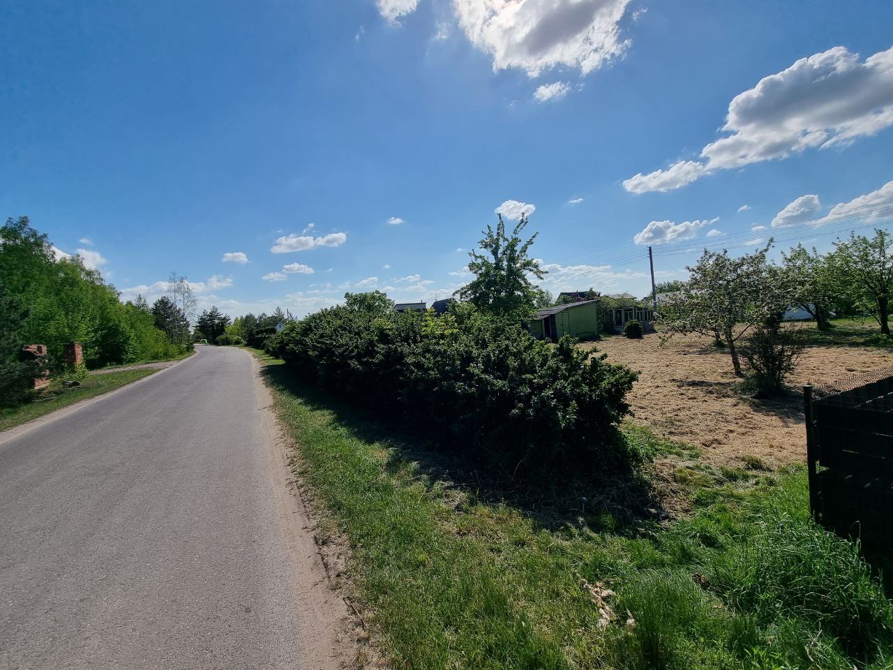 Sodas su nedideliu nameliu Panevėžio r.