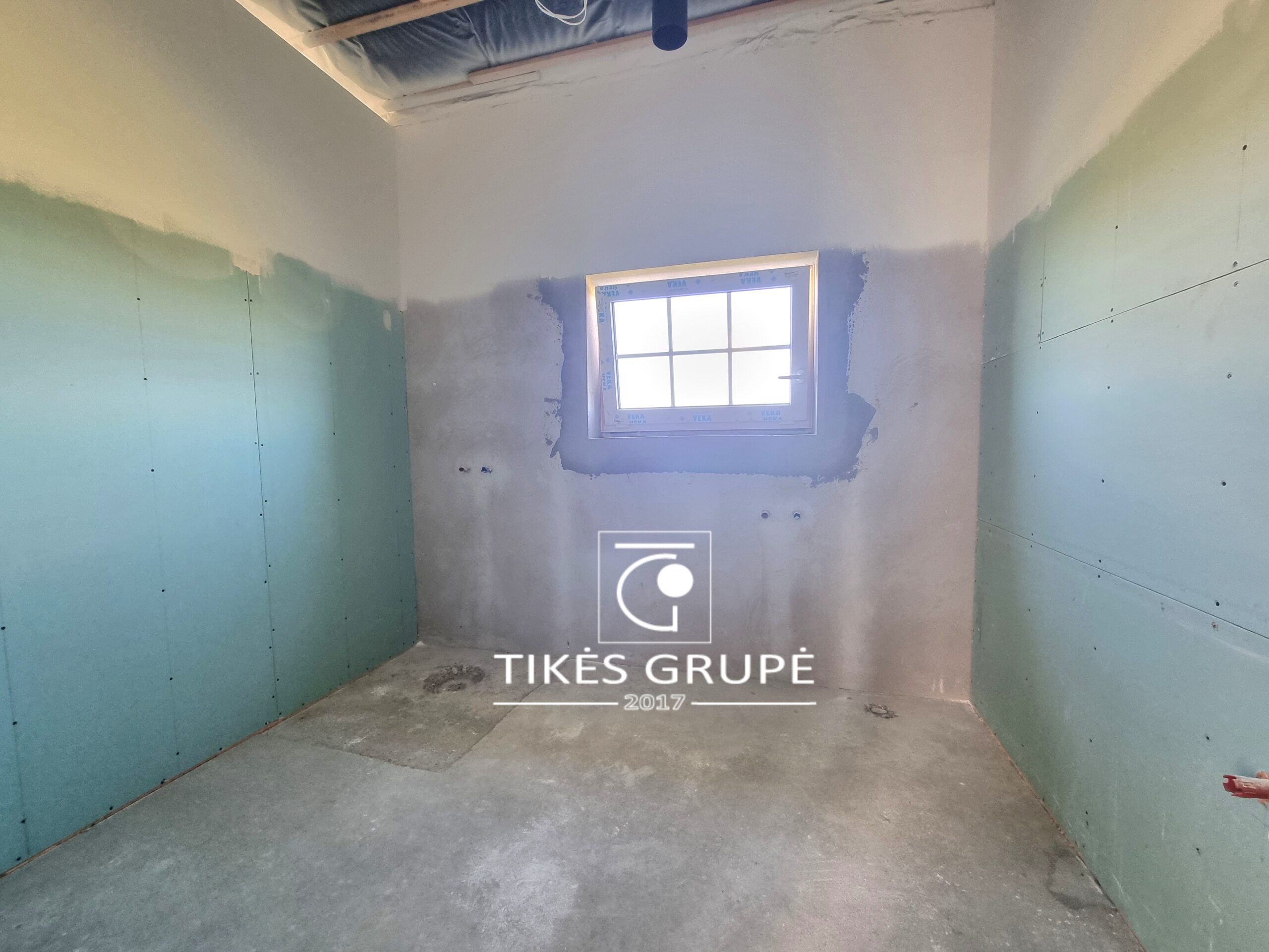 Klaipėdos raj., Slengiuose., Išskirtinėje vietoje, ant kalvos, parduodamas 151.98 kv.m mūrinis namas su garažu. Sklypas 8 arai.