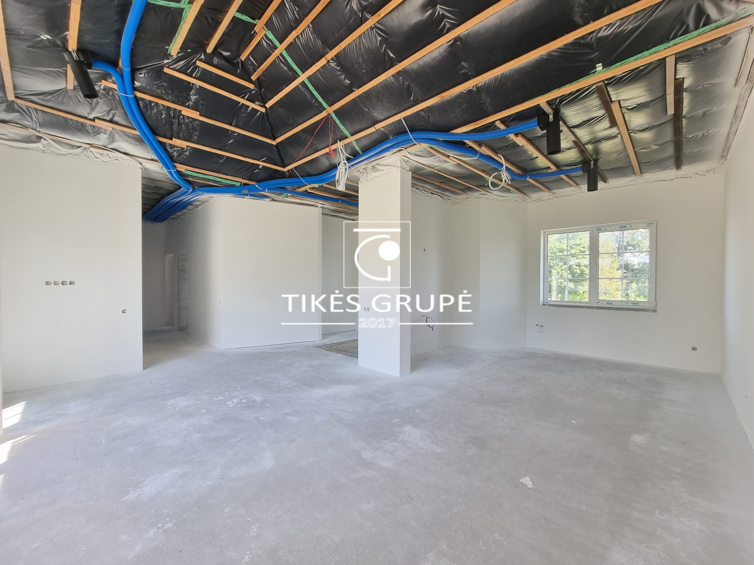 Klaipėdos raj., Slengiuose., Išskirtinėje vietoje, ant kalvos, parduodamas 151.98 kv.m mūrinis namas su garažu. Sklypas 8 arai.