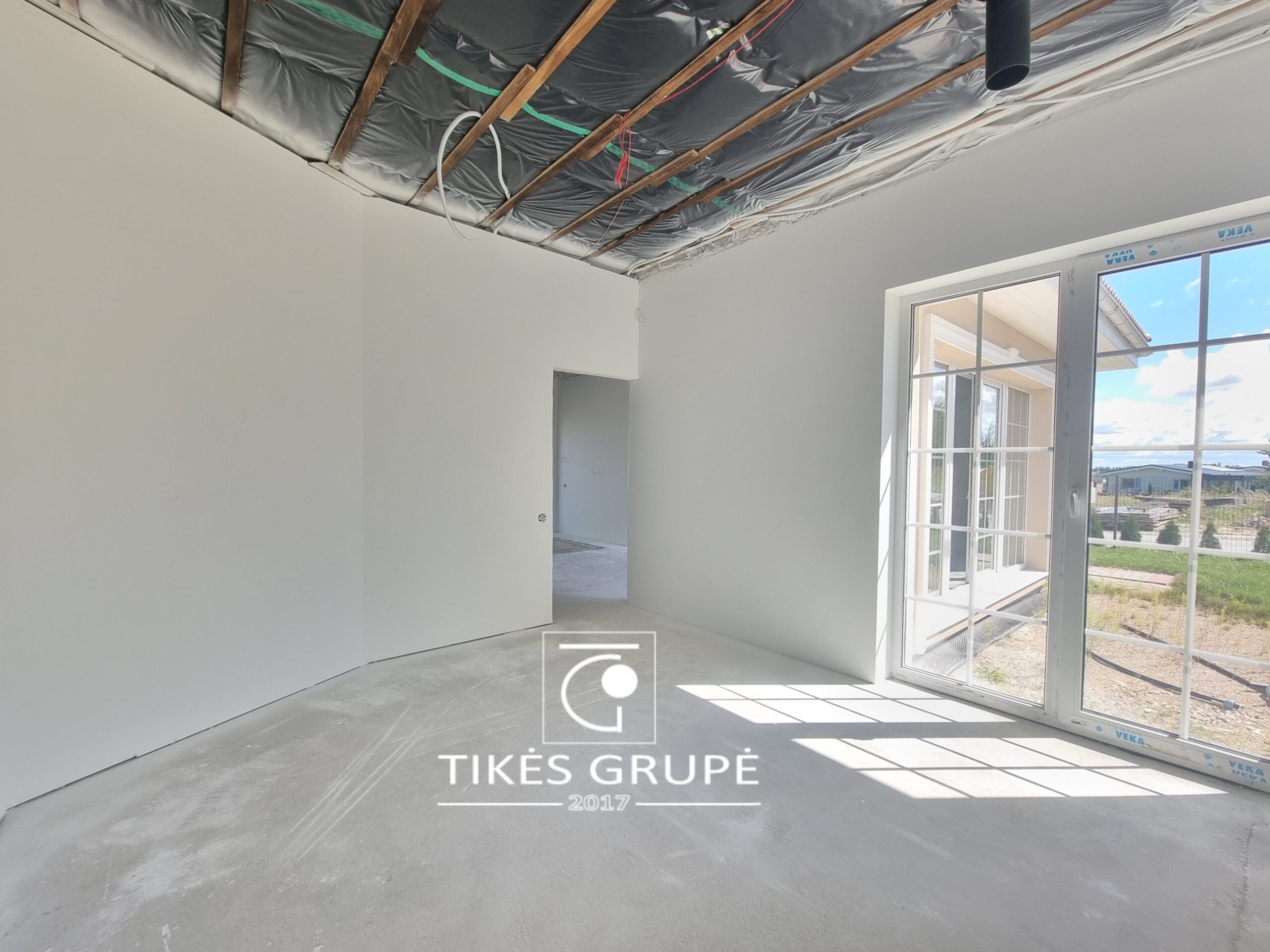 Klaipėdos raj., Slengiuose., Išskirtinėje vietoje, ant kalvos, parduodamas 151.98 kv.m mūrinis namas su garažu. Sklypas 8 arai.