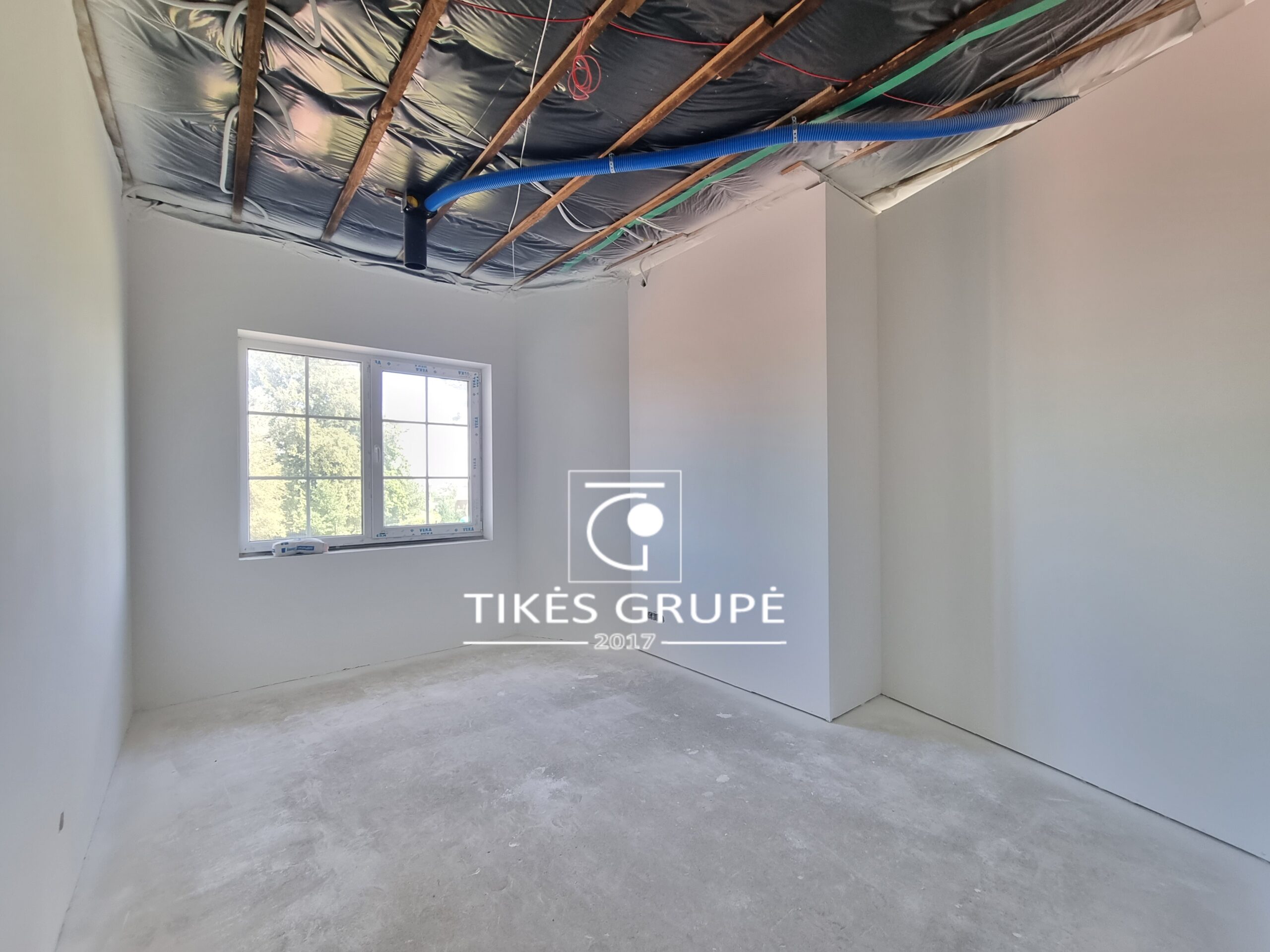 Klaipėdos raj., Slengiuose., Išskirtinėje vietoje, ant kalvos, parduodamas 151.98 kv.m mūrinis namas su garažu. Sklypas 8 arai.