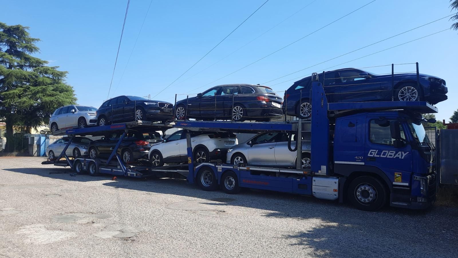 Automobilių transportavimas tralas visoje Europoje