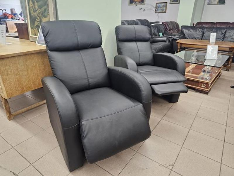 Foteliai su relax funkcija