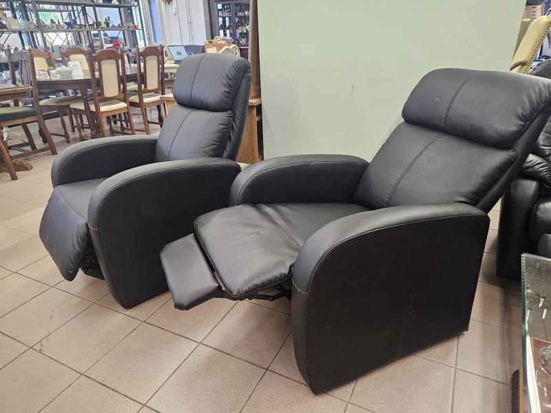 Foteliai su relax funkcija