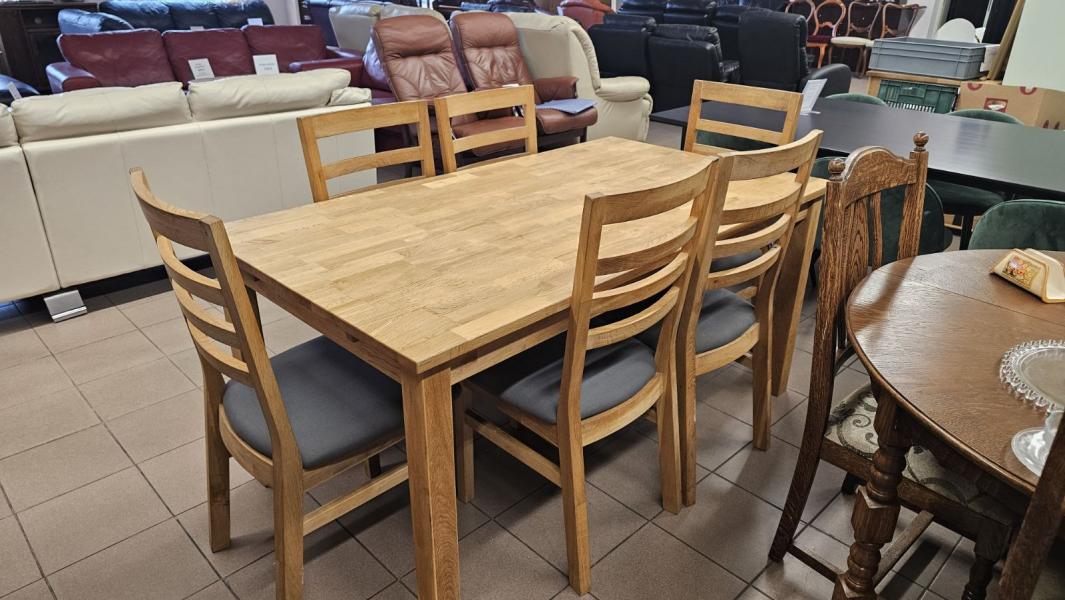 Valgomojo stalas su 6 kėdėmis