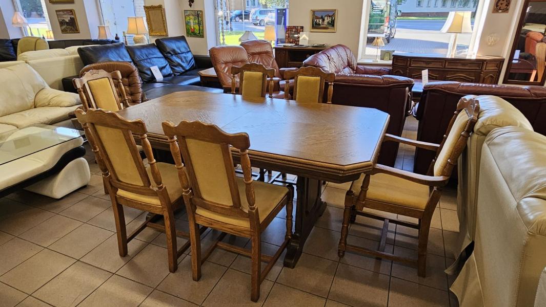 Valgomojo stalas su 7 kėdėmis