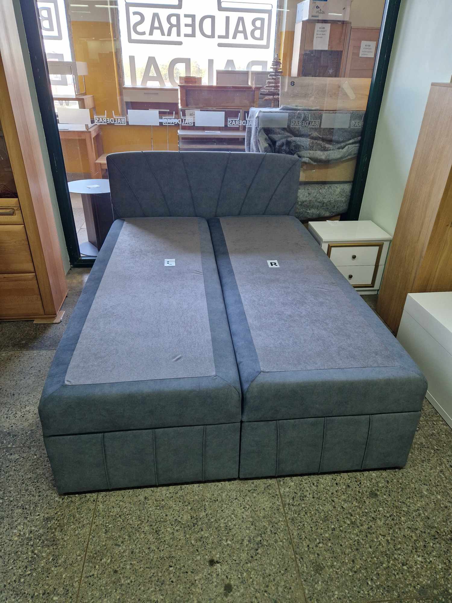 Lova “Kairo” 140x200cm su patalynės dėže