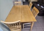 Valgomojo stalas su 4 kėdėmis