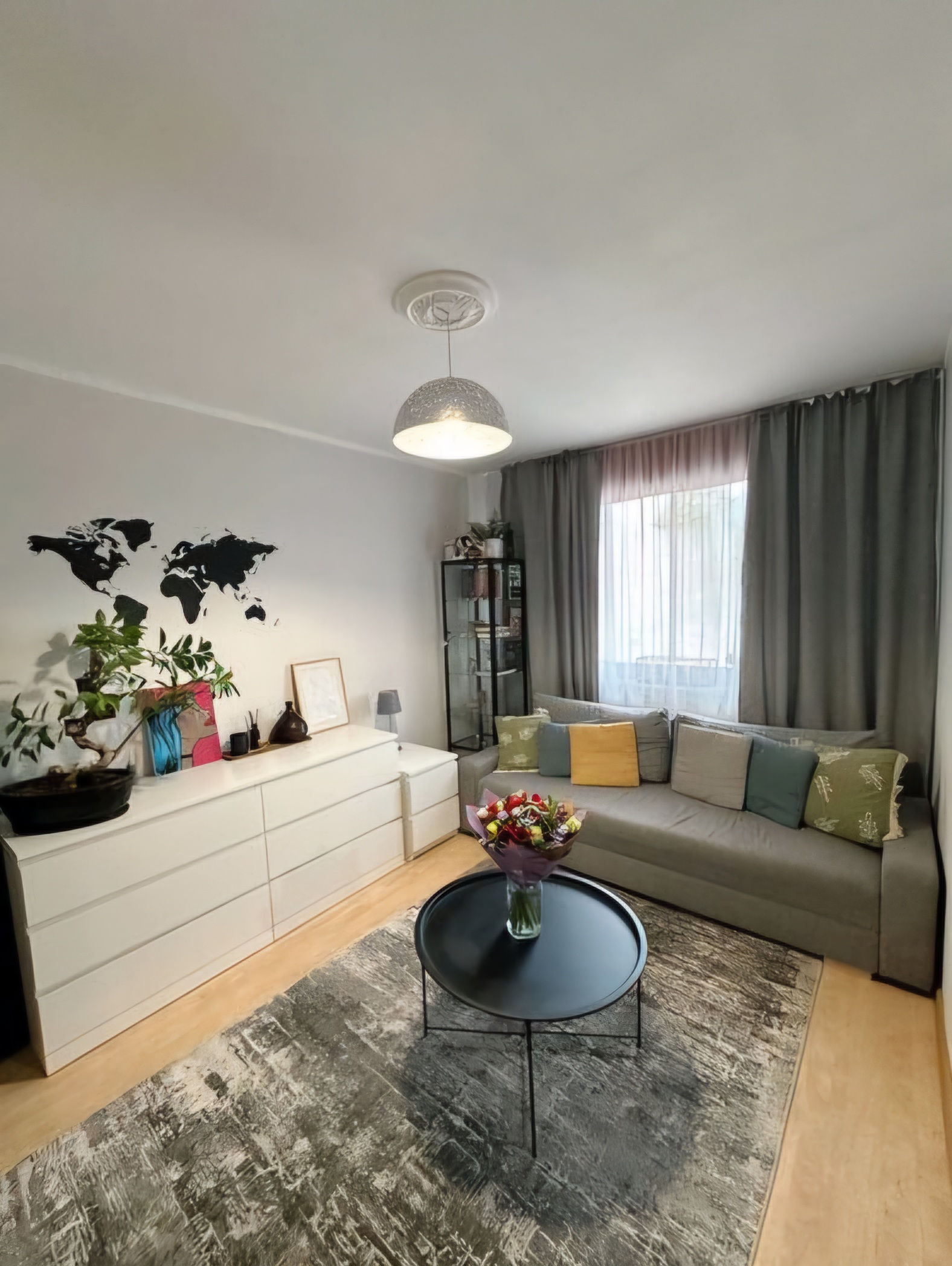 Centre parduodamas 2 kambarių butas