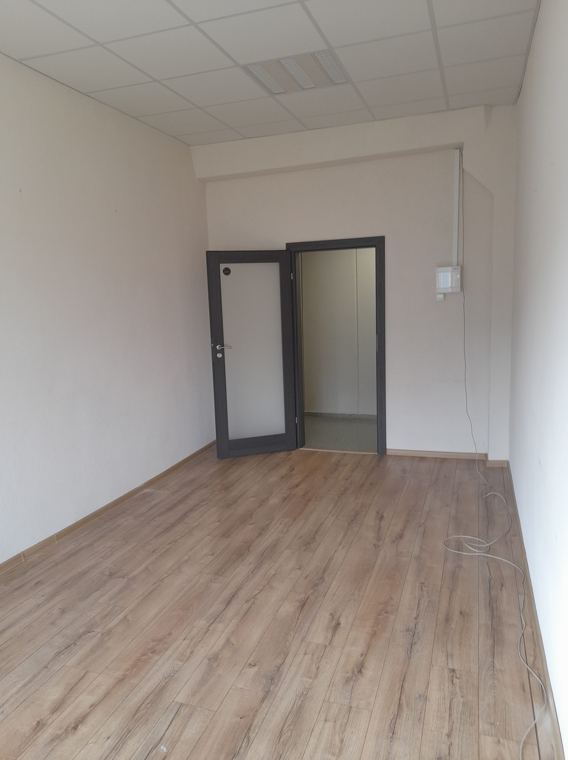 Nuomojamos 18 – 30 – 70 – 137 kv.m. Administracinės patalpos Naujoji Uosto g.