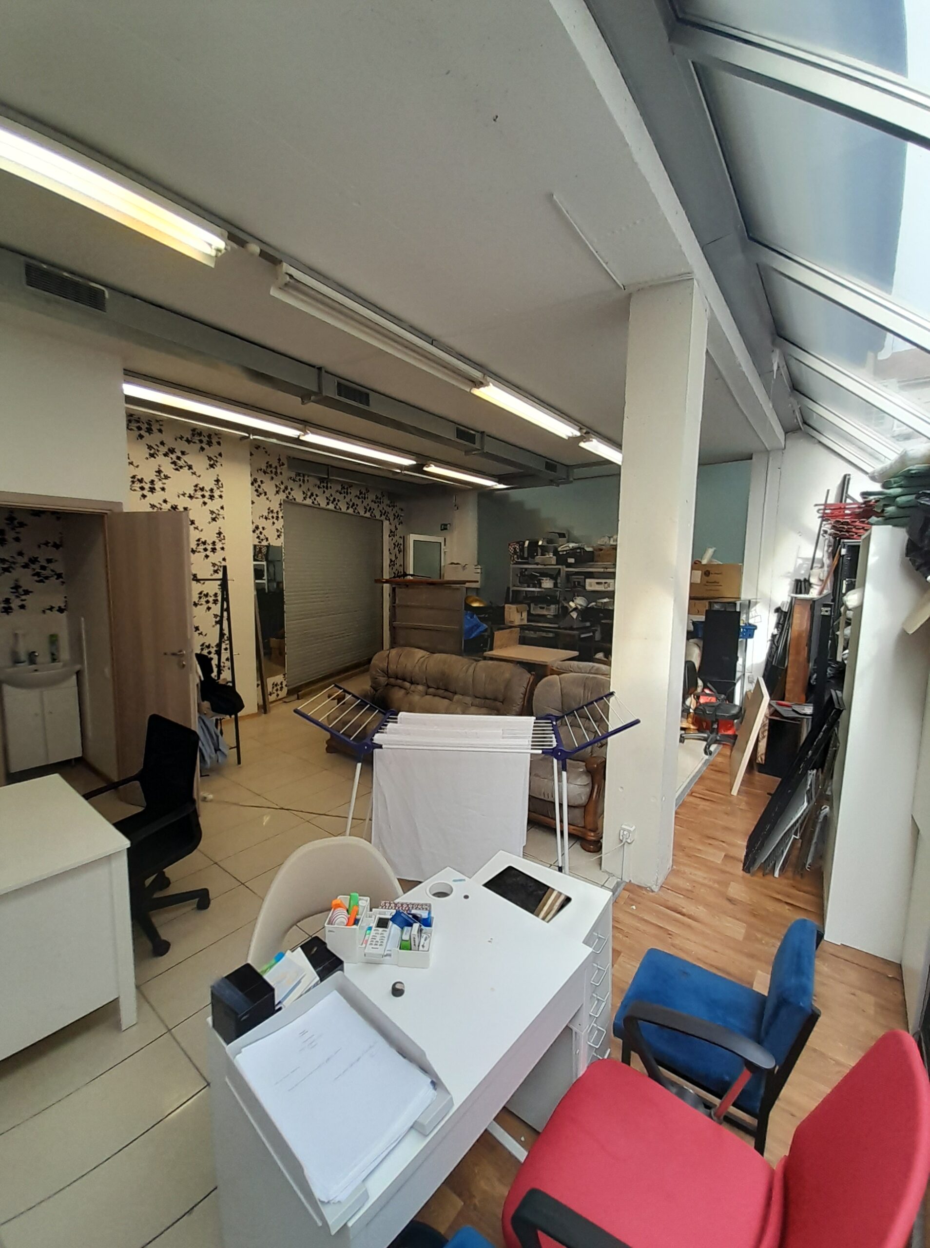 Išnuomojamos 49 kv.m. Patalpos, ofisui, grožio salonui, prekybai. Senamiestyje.