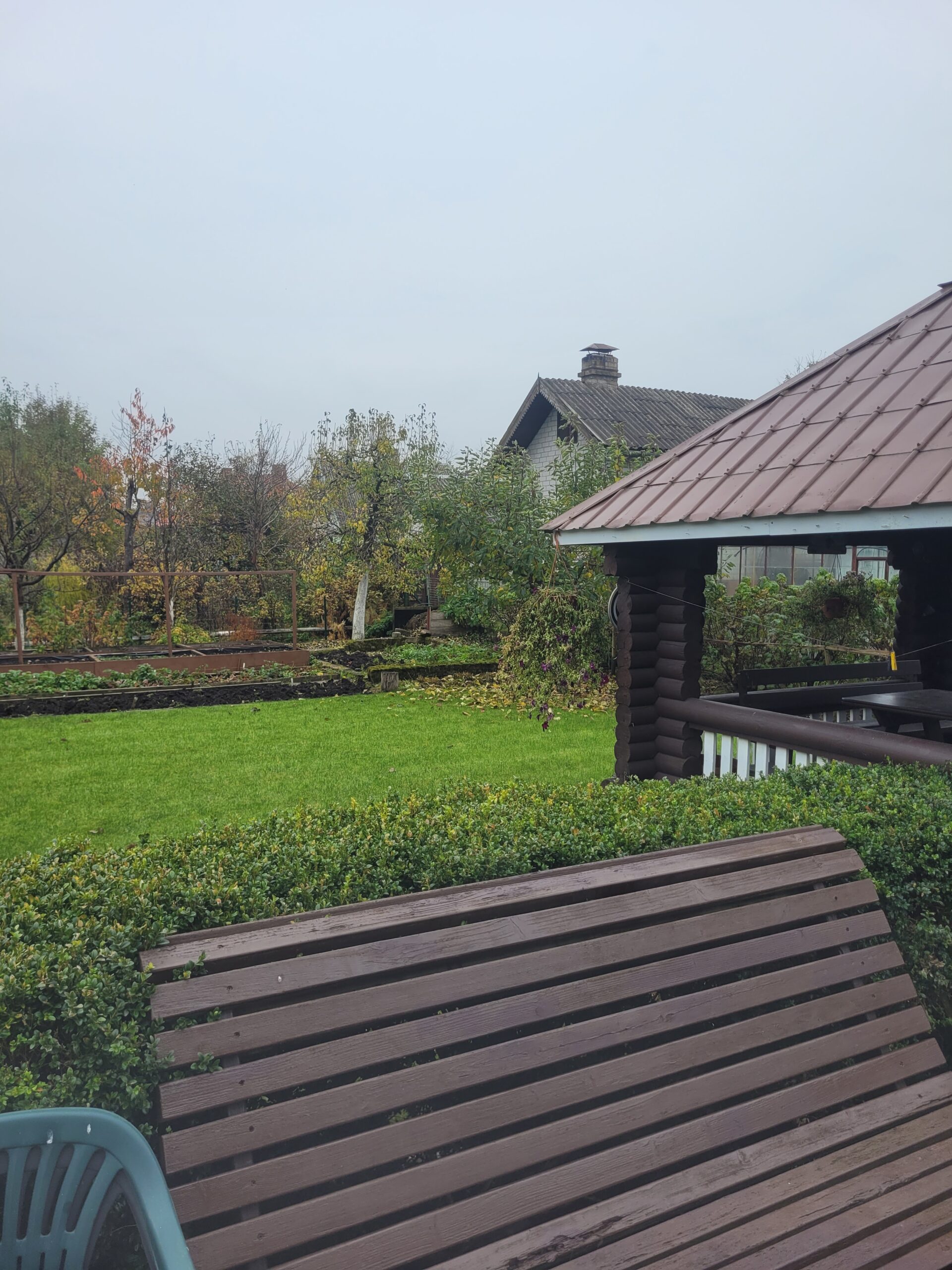 Šernų soduose, šalia Klaipėdos labai geroje vietoje parduodamas sodas su sodo nameliu.