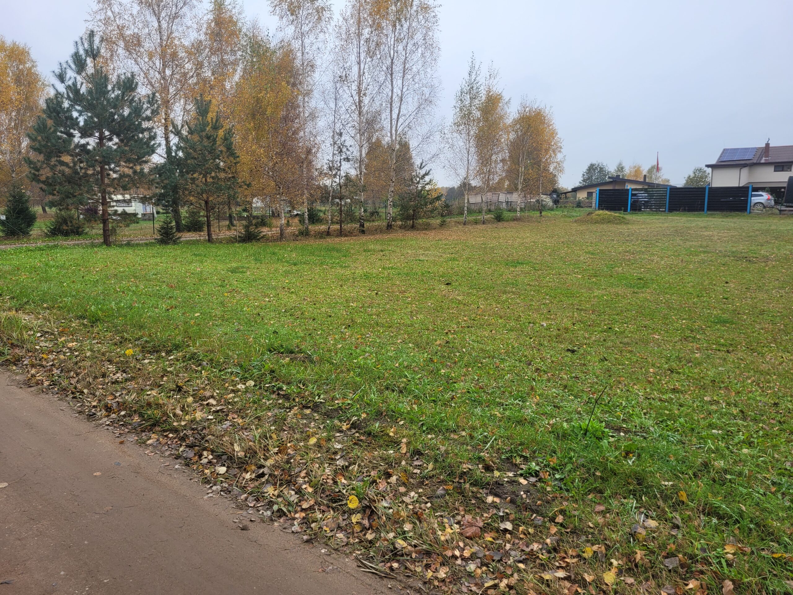 ŽEMĖS SKLYPAS NAMŲ STATYBAI PUIKIOJE VIETOJE!