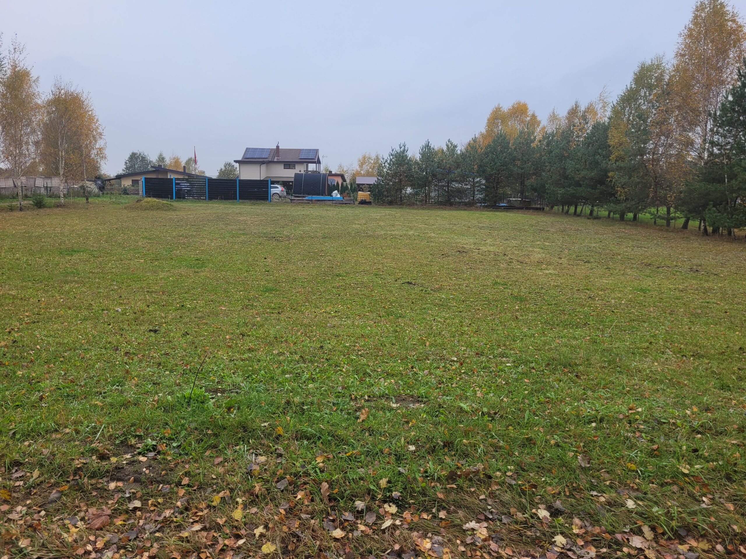 ŽEMĖS SKLYPAS NAMŲ STATYBAI PUIKIOJE VIETOJE!