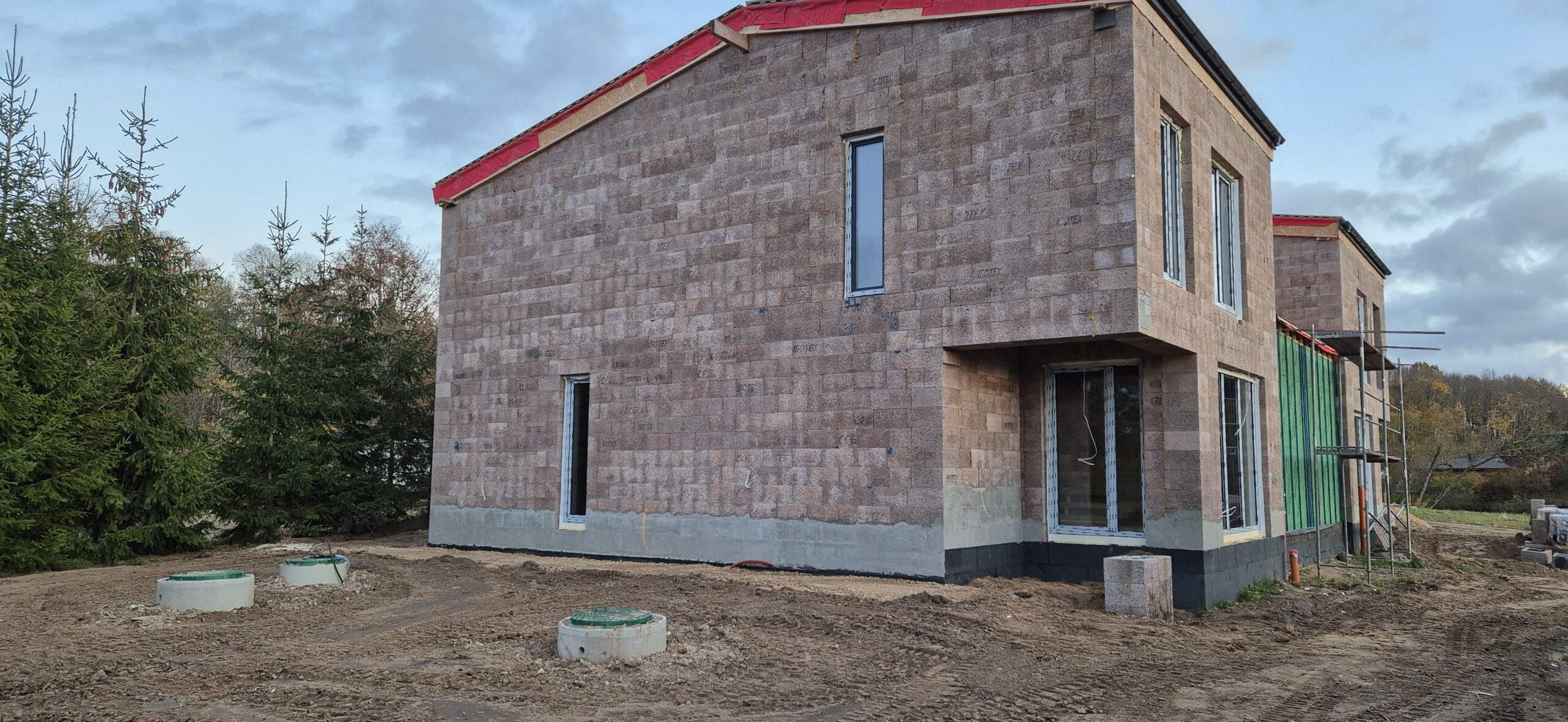 Dvibutis namas Vilniaus raj. prie pat Riešės ežero