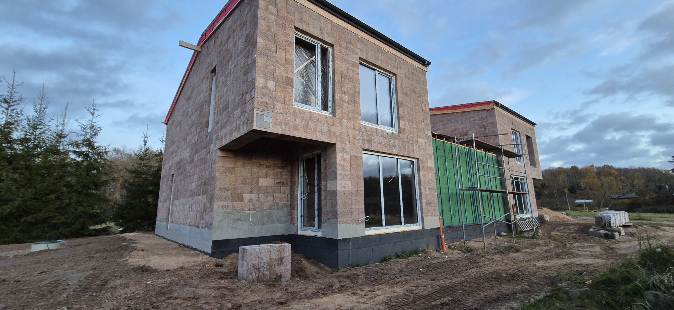 Dvibutis namas Vilniaus raj. prie pat Riešės ežero