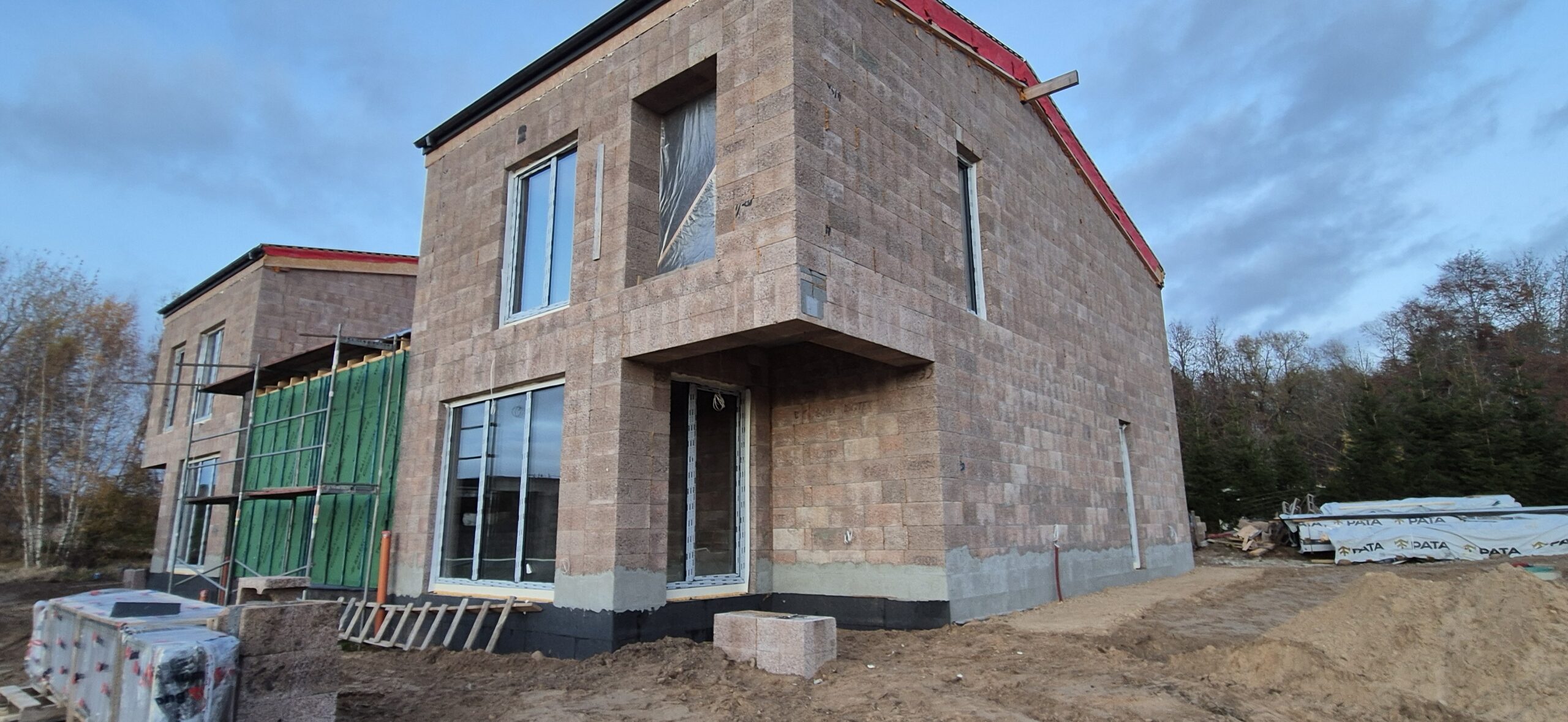 Dvibutis namas Vilniaus raj. prie pat Riešės ežero