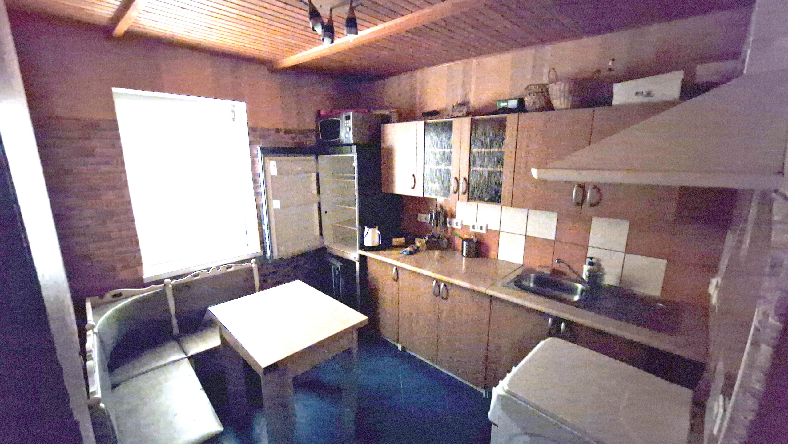 Parduodamas rąstinis namas Pušaloto g. 17, Panevėžyje.