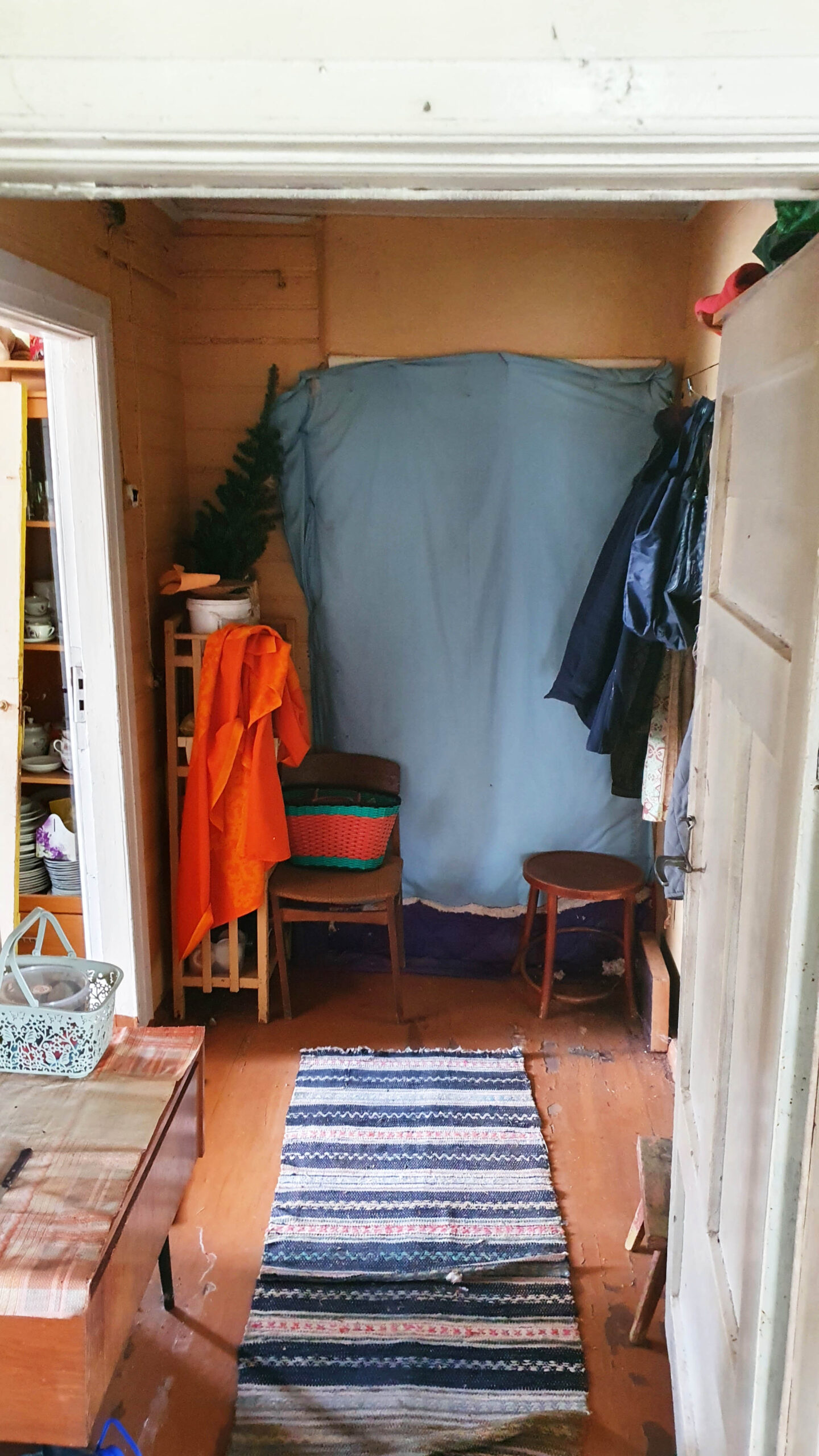 Parduodamas medinis apmūrytas namas.