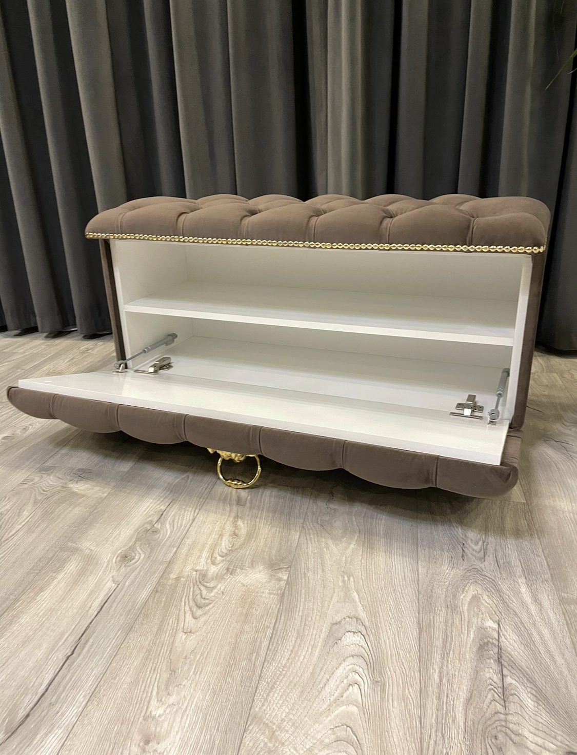 Batų dėžės, minkštasuoliai batams, batų suoliukai