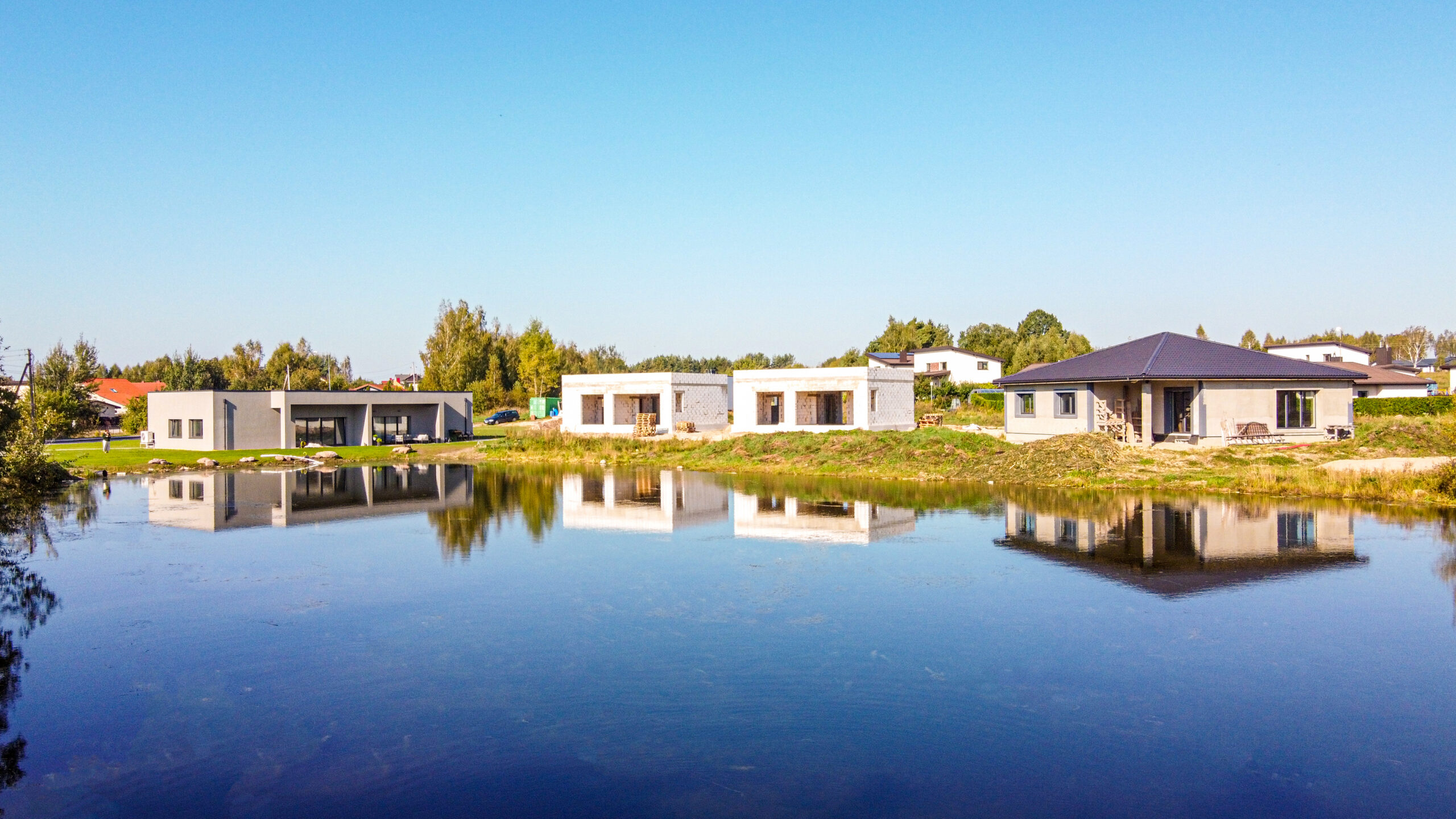 Parduodamas mūrinis sodo namas