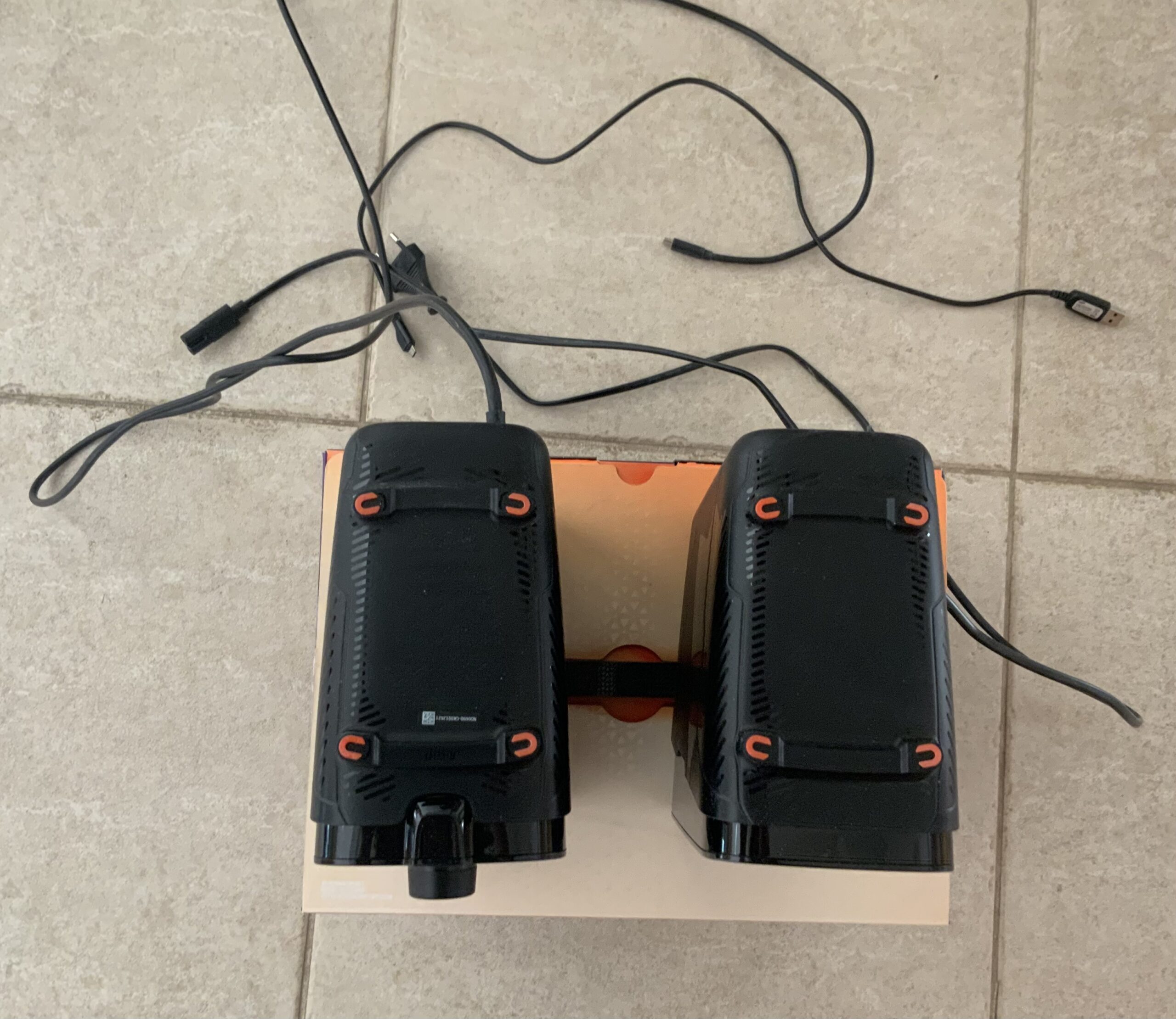 JBL Quantum Duo kompiuteriniai garsiakalbiai