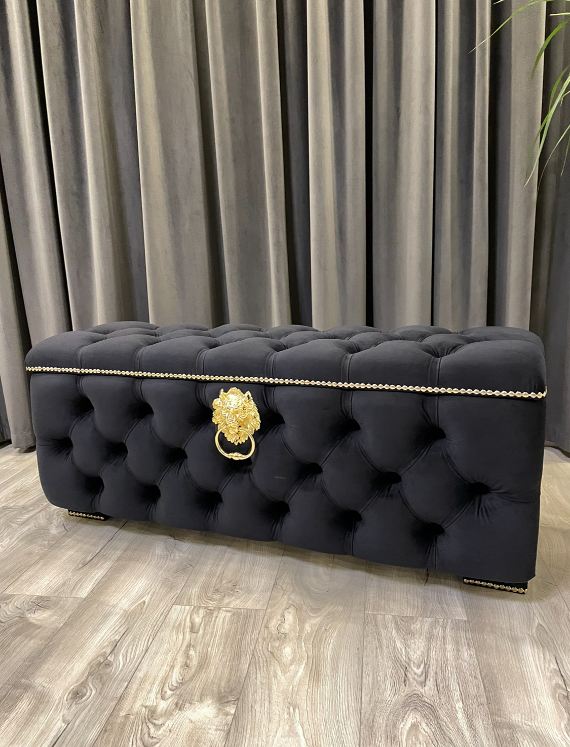 Batų dėžės, minkštasuoliai batams, batų suoliukai