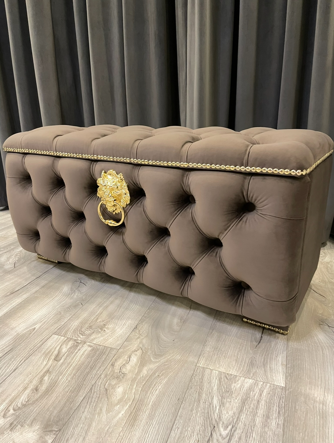 Batų dėžės, minkštasuoliai batams, batų suoliukai