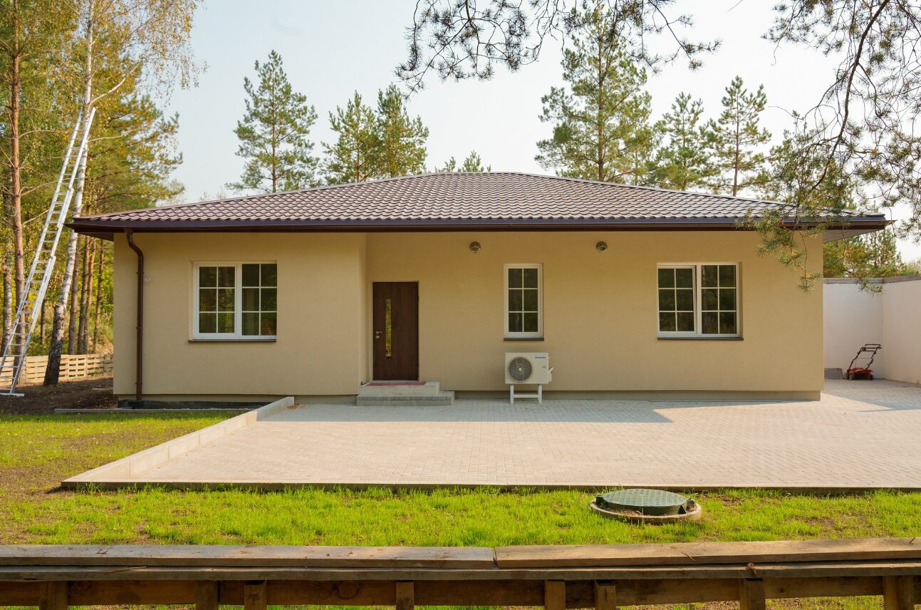 Parduodamas mūrinis namas