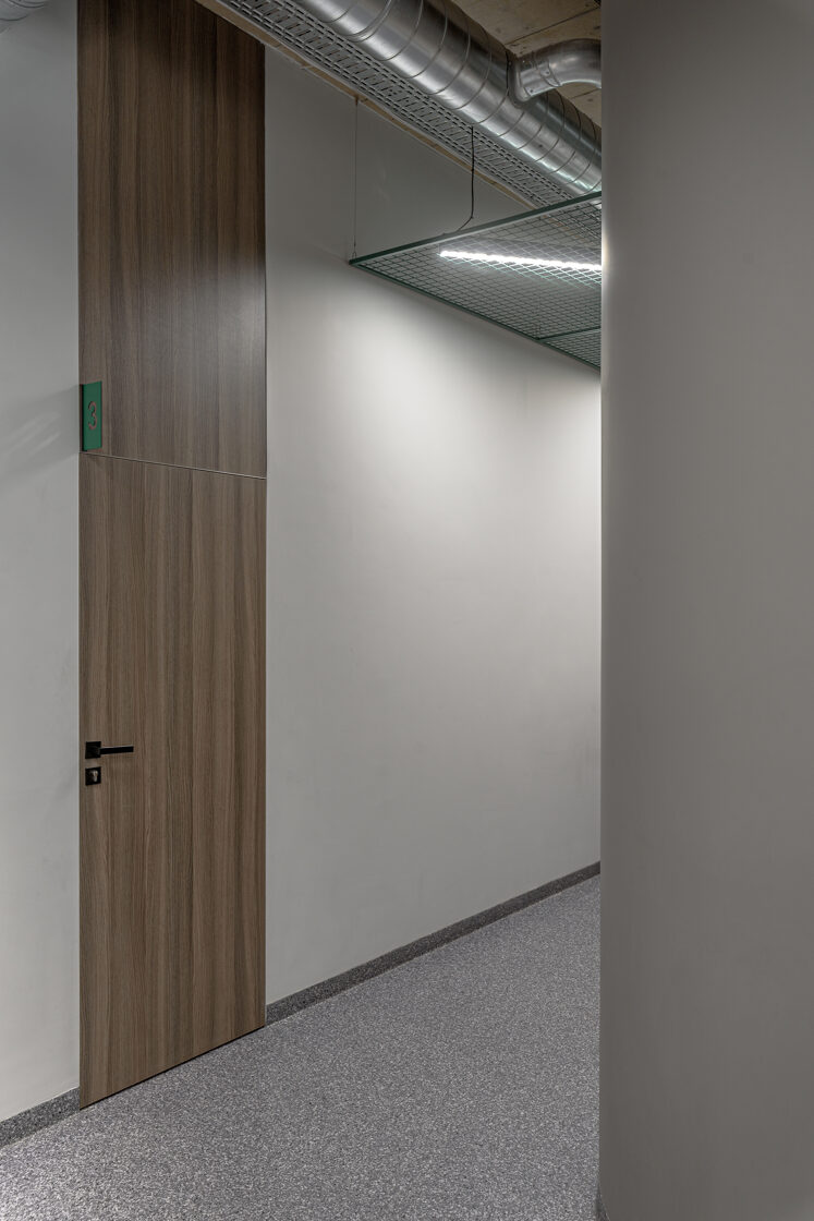 VISŲ TIPŲ DURYS, LANGAI, KONSTRUKCIJOS, GAMYBA, MONTAVIMAS, KONSULTAVIMAS