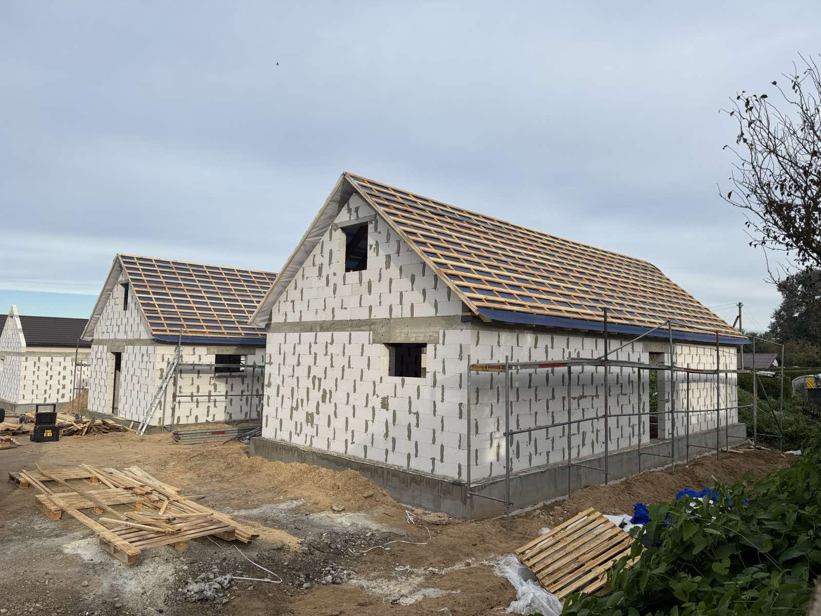 Parduodami mūriniai sodo namai