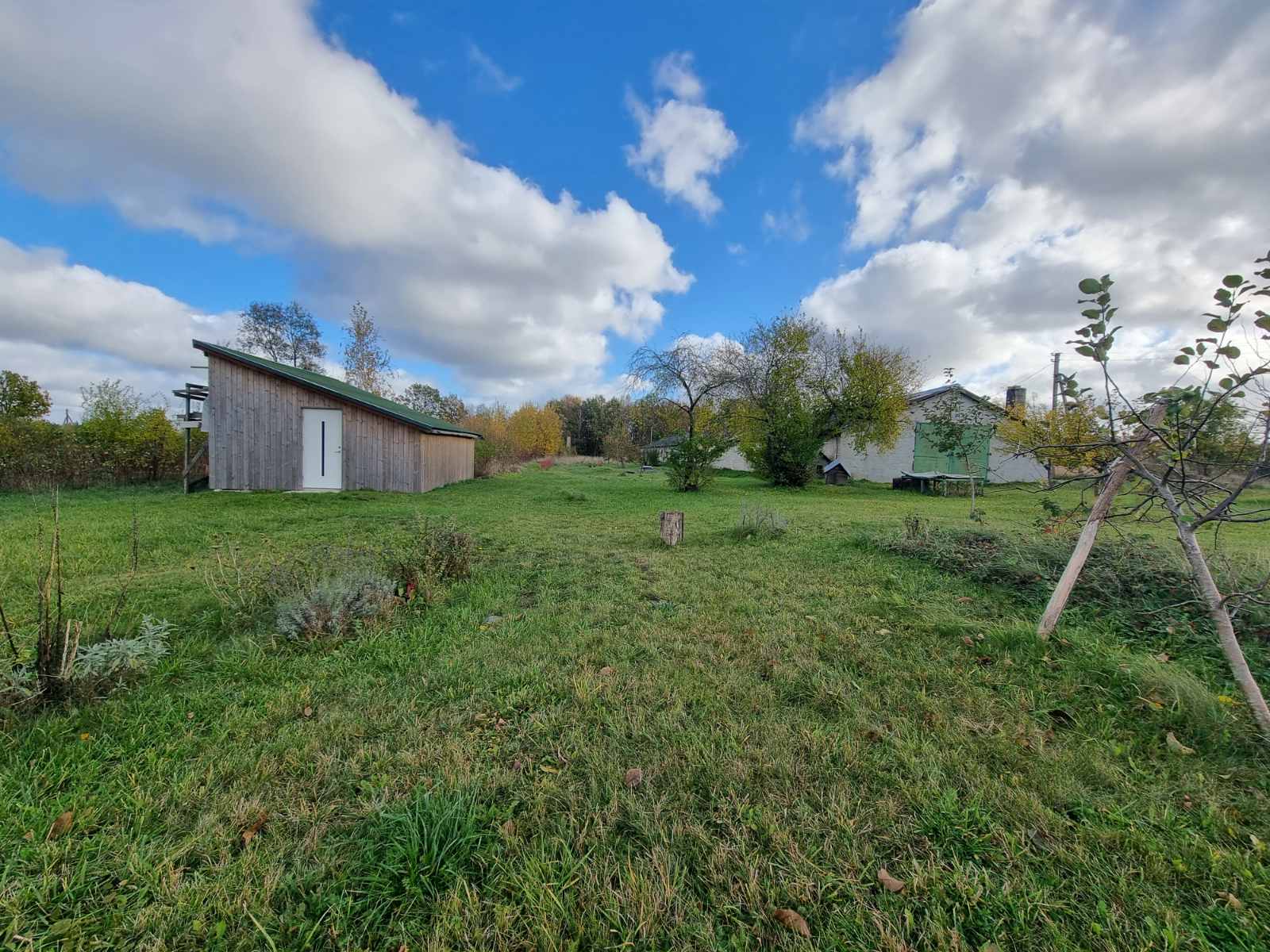 Parduodamas žemės ūkio paskirties sklypas su pastatais Smilgynų km.!
