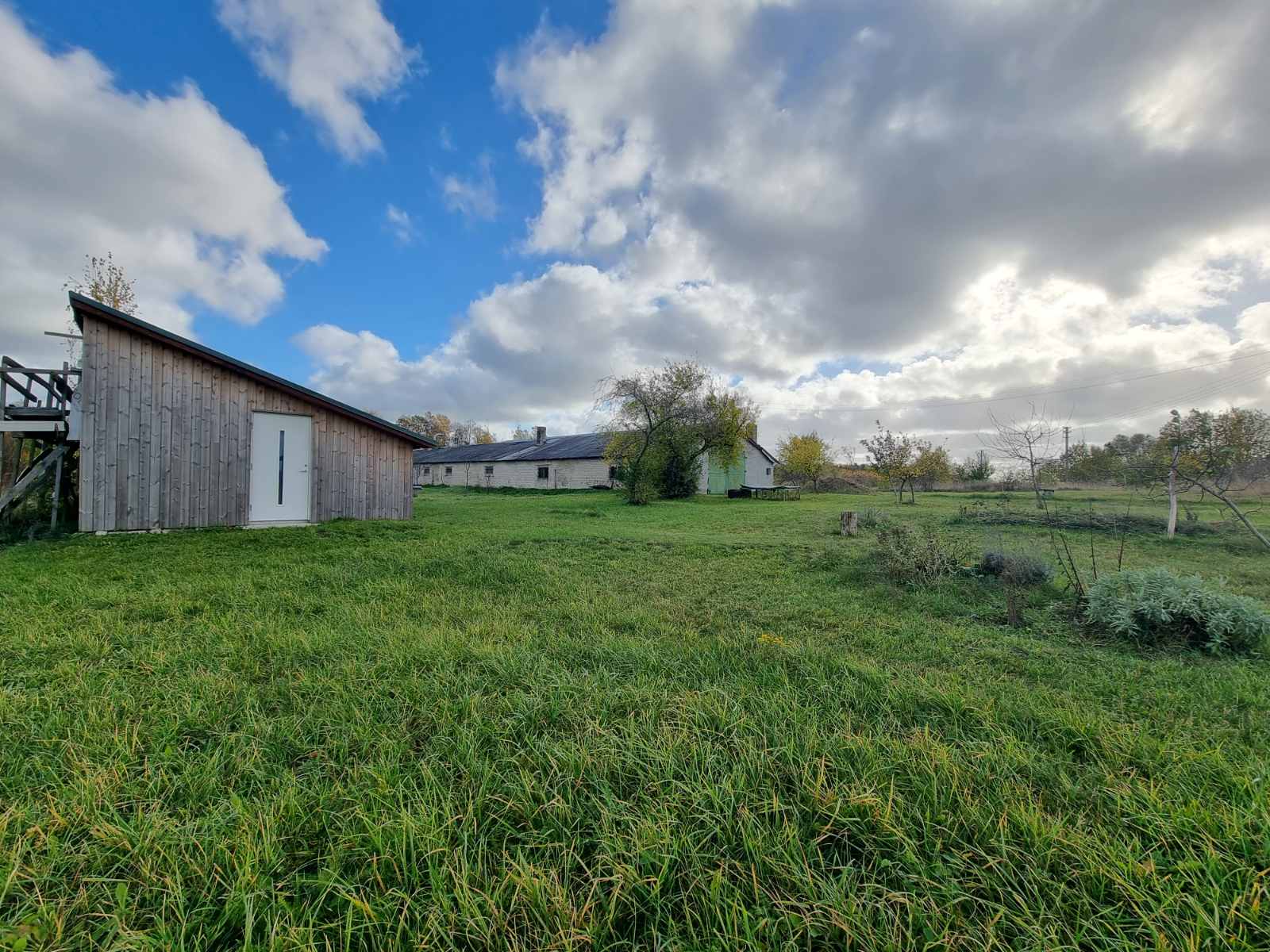 Parduodamas žemės ūkio paskirties sklypas su pastatais Smilgynų km.!