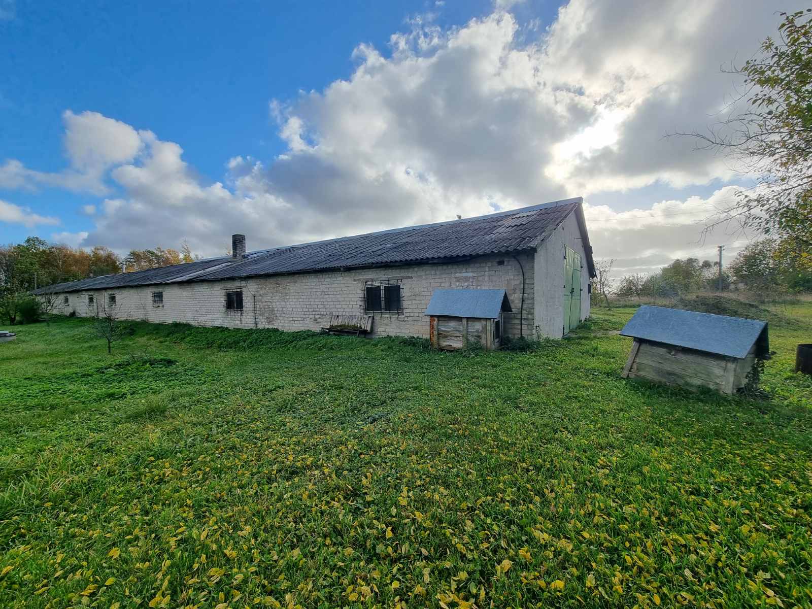 Parduodamas žemės ūkio paskirties sklypas su pastatais Smilgynų km.!