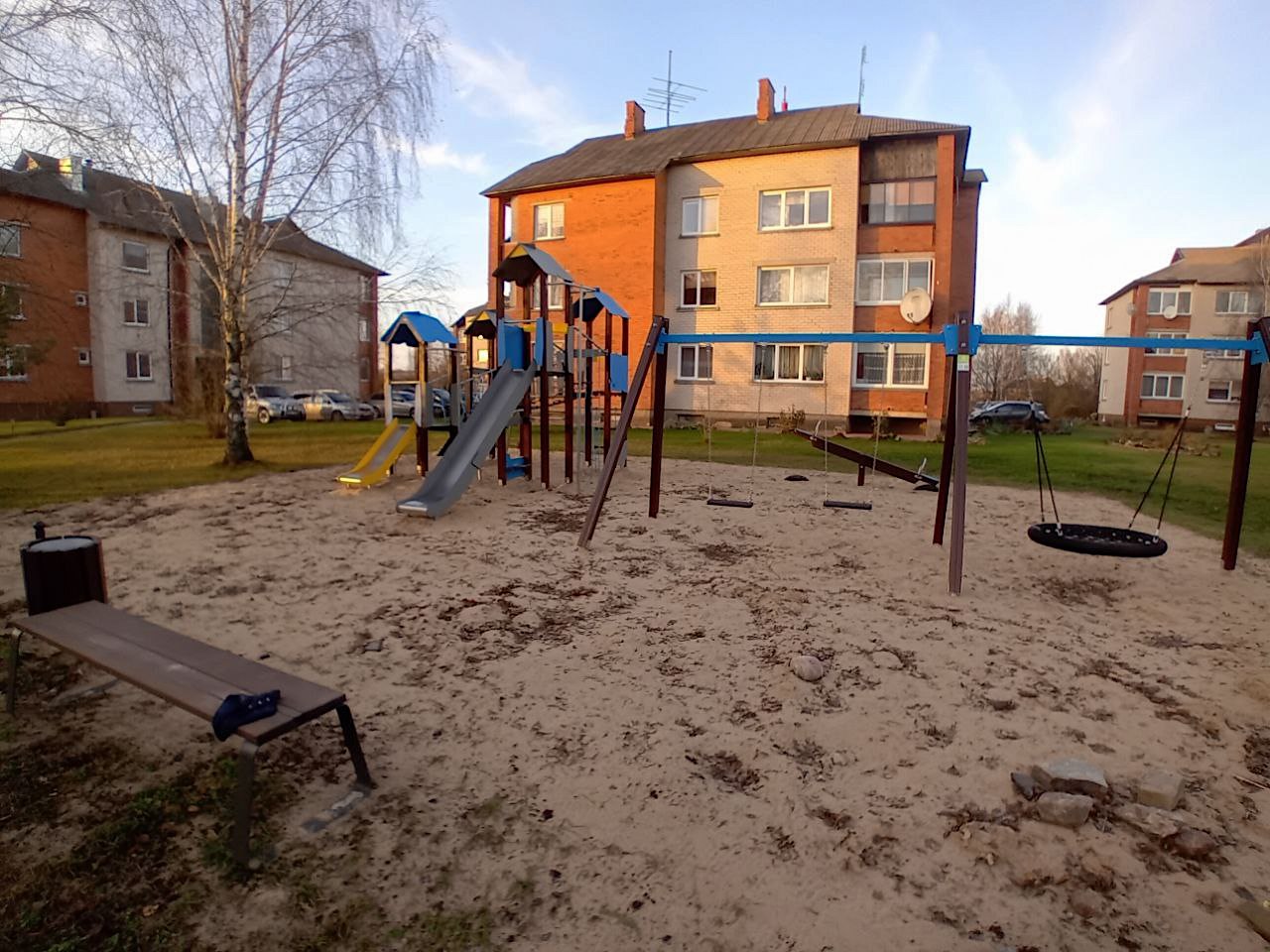 Radviliškio r. Baisogalos k., Maironio g.