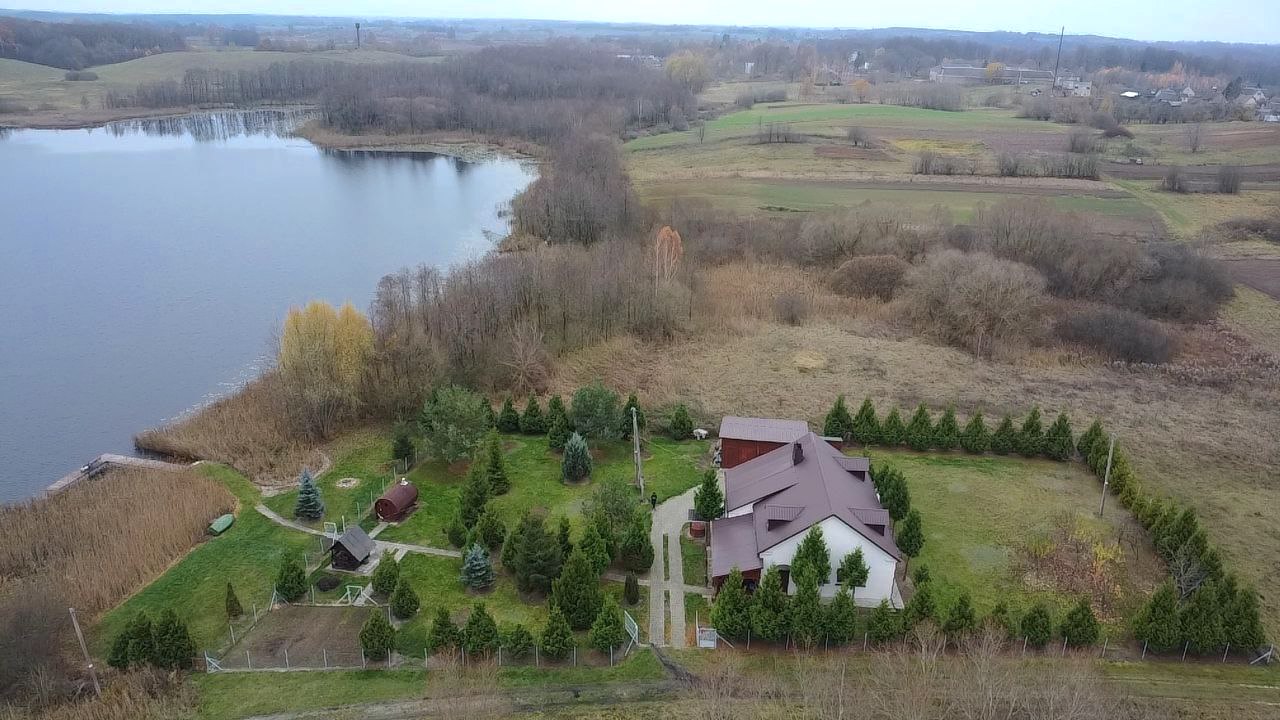 Parduodama prabangi sodyba su nuosava Salinio ežero pakrante